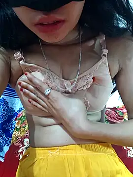 Snapshot of maya-Couple19 chatting on November 10, 2025, 6:35 pm maya-Couple19 online show from November 10, 2025, 6:35 pm