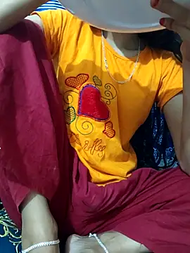 Snapshot of maya-Couple19 chatting on November 18, 2025, 6:22 pm maya-Couple19 online show from November 18, 2025, 6:22 pm