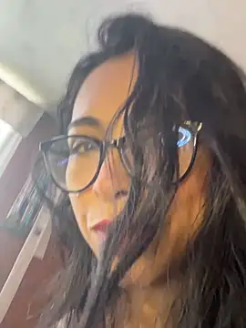 Emma  cumlovee online show from May 21, 2026, 4:26 pm