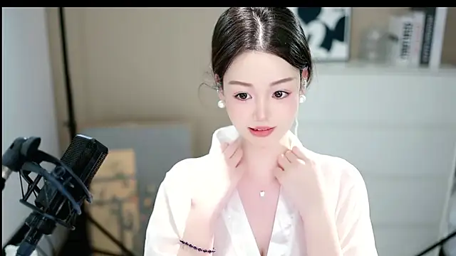 Snapshot of abbyli12 chatting on December 18, 2025, 4:11 pm abbyli12 online show from December 18, 2025, 4:11 pm