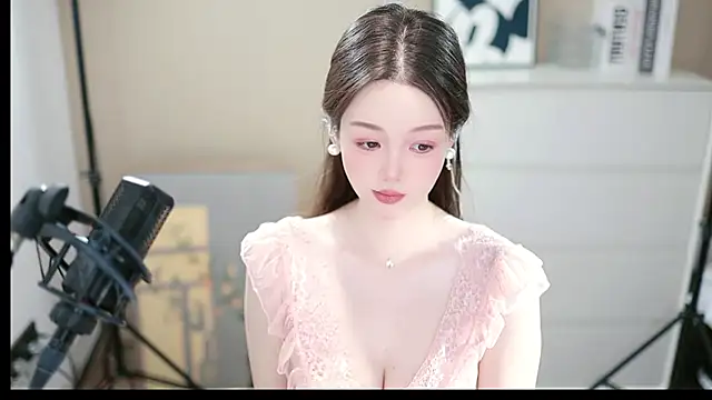 Snapshot of abbyli12 chatting on November 7, 2025, 4:11 pm abbyli12 online show from November 7, 2025, 4:11 pm