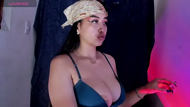 Viioleett cum online show from November 18, 2025, 4:21 pm