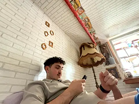 Snapshot of amo660 chatting on April 3, 2026, 12:00 pm amo660 online show from April 3, 2026, 12:00 pm