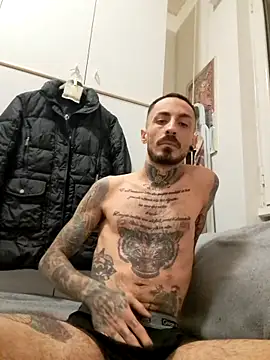 Snapshot of Robe420 chatting on November 6, 2025, 4:22 pm Robe420 online show from November 6, 2025, 4:22 pm