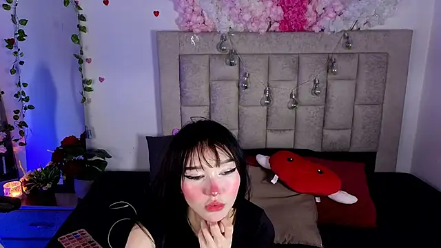 Snapshot of Isla_rosee18 chatting on April 25, 2026, 1:30 am Isla rosee18 online show from April 25, 2026, 1:30 am