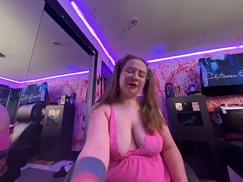 Snapshot of PinkCandi333 chatting on November 25, 2025, 10:54 pm PinkCandi333 online show from November 25, 2025, 10:54 pm