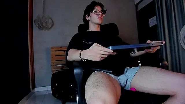 Markuss   online show from October 18, 2025, 2:57 am