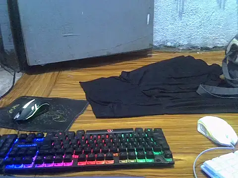 Snapshot of charms_virgin chatting on September 15, 2025, 11:16 pm charms virgin online show from September 15, 2025, 11:16 pm