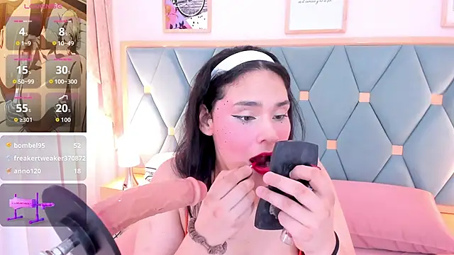 Snapshot of TIFFANY_GLOW__ chatting on October 9, 2025, 9:59 pm TIFFANY GLOW online show from October 9, 2025, 9:59 pm