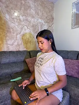 Snapshot of Kendra_C chatting on March 8, 2026, 1:33 am Kendra C online show from March 8, 2026, 1:33 am