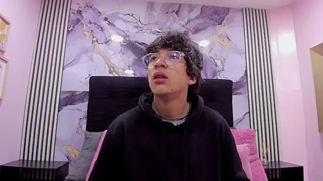 Snapshot of Desire_Ecstasy chatting on November 21, 2025, 1:10 pm Desire Ecstasy online show from November 21, 2025, 1:10 pm