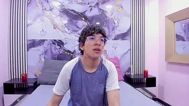 Snapshot of Desire_Ecstasy chatting on November 13, 2025, 1:15 pm Desire Ecstasy online show from November 13, 2025, 1:15 pm