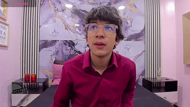 Snapshot of Desire_Ecstasy chatting on November 6, 2025, 1:15 pm Desire Ecstasy online show from November 6, 2025, 1:15 pm