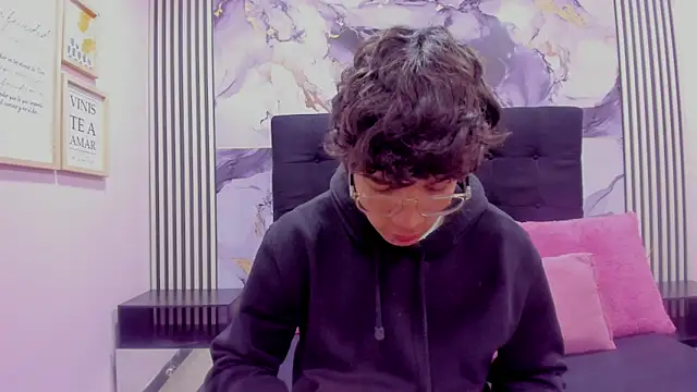 Snapshot of Desire_Ecstasy chatting on November 23, 2025, 12:37 pm Desire Ecstasy online show from November 23, 2025, 12:37 pm