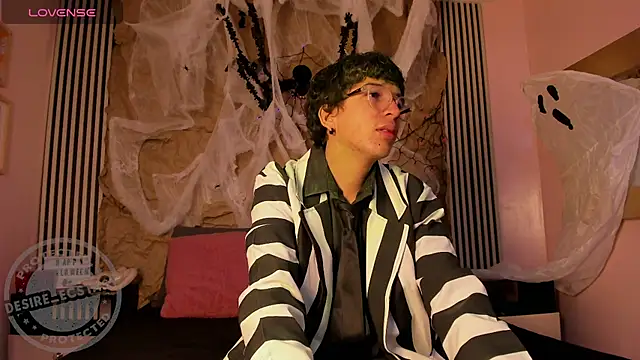 Snapshot of Desire_Ecstasy chatting on October 31, 2025, 1:41 pm Desire Ecstasy online show from October 31, 2025, 1:41 pm