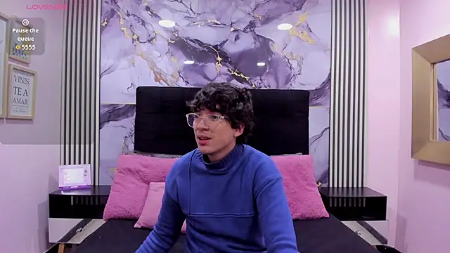 Snapshot of Desire_Ecstasy chatting on December 5, 2025, 12:48 pm Desire Ecstasy online show from December 5, 2025, 12:48 pm