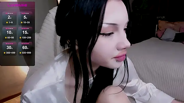 AkiraAsai online show from November 17, 2025, 8:57 pm