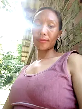 Lisa pusy online show from September 24, 2025, 5:03 am