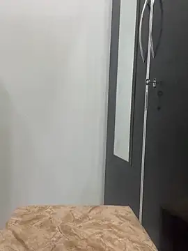 Snapshot of layra_9900 chatting on October 16, 2025, 6:05 pm layra 9900 online show from October 16, 2025, 6:05 pm