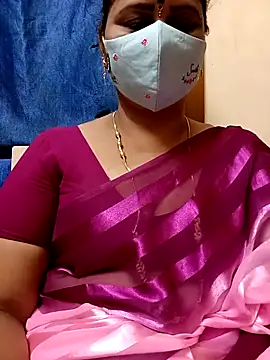 sushma26 online show from April 26, 2026, 7:33 pm