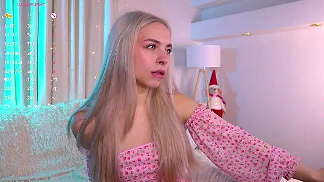 Snapshot of ShinyBarbie chatting on December 5, 2025, 6:45 am ShinyBarbie online show from December 5, 2025, 6:45 am