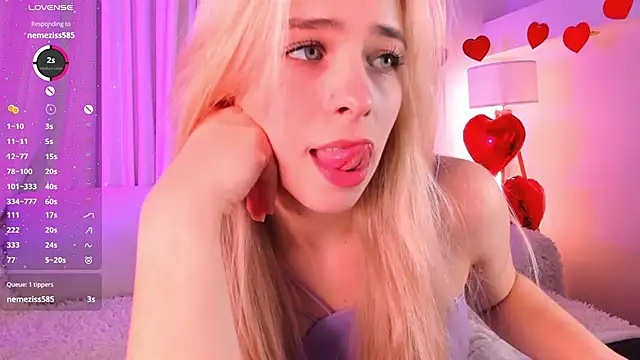 Snapshot of ShinyBarbie chatting on February 14, 2026, 6:35 am ShinyBarbie online show from February 14, 2026, 6:35 am