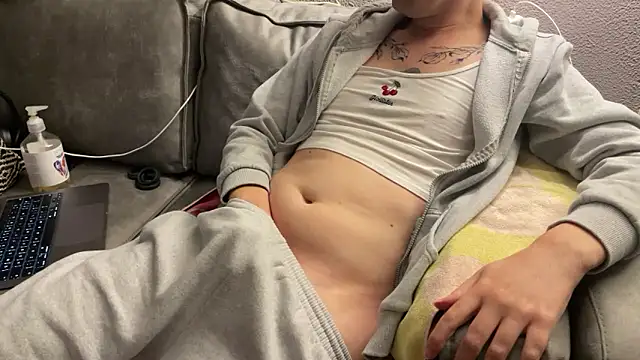 Snapshot of NoaTender chatting on November 17, 2025, 9:19 pm NoaTender online show from November 17, 2025, 9:19 pm