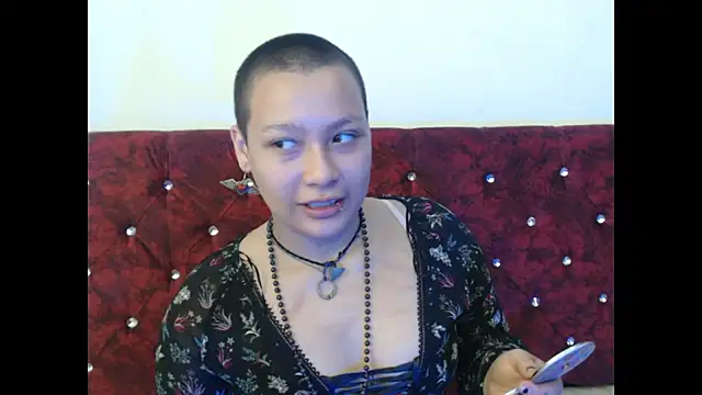 Snapshot of Cherry_vald chatting on November 12, 2025, 12:20 pm Cherry vald online show from November 12, 2025, 12:20 pm