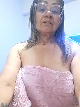 Vickysweeeettt online show from March 16, 2026, 3:47 am