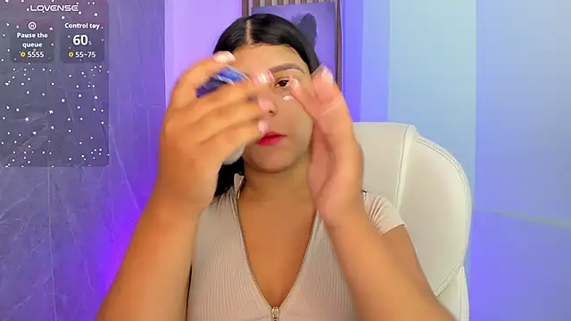 Snapshot of PauliinaBelle_ chatting on May 21, 2026, 1:41 pm PauliinaBelle online show from May 21, 2026, 1:41 pm