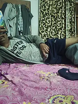 vardh033 online show from March 4, 2026, 6:10 am