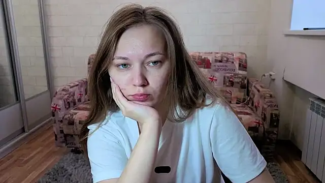 AlisaWyn online show from November 12, 2025, 4:49 am