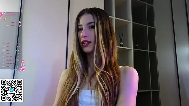 Snapshot of Quinavelle chatting on October 12, 2025, 7:21 am Quinavelle online show from October 12, 2025, 7:21 am