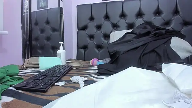 Snapshot of Adrianasex_69x chatting on December 13, 2025, 8:04 pm Adrianasex 69x online show from December 13, 2025, 8:04 pm