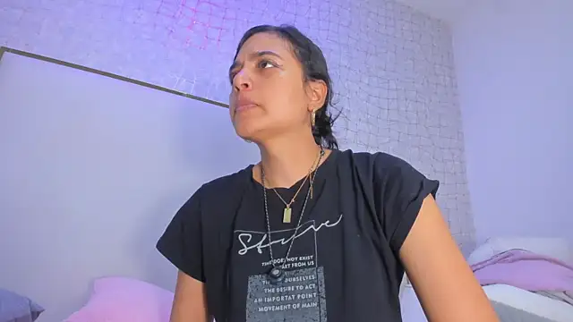 thalia888  online show from February 18, 2026, 7:10 pm