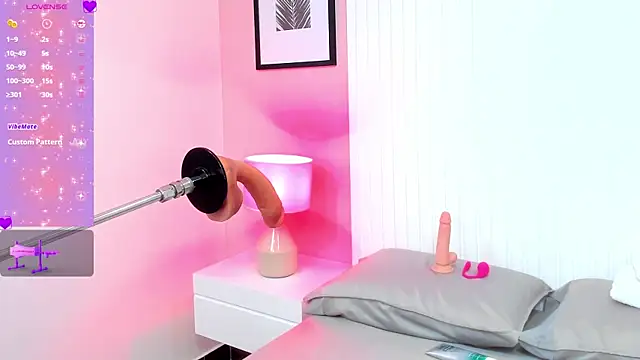 lauren stone  online show from November 25, 2025, 7:25 pm