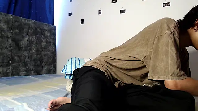 alexmark  online show from April 28, 2026, 5:06 pm