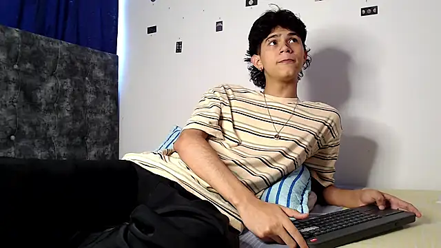 alexmark  online show from April 21, 2026, 4:57 pm