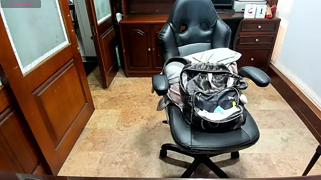 Snapshot of SexyRachel_ chatting on November 10, 2025, 12:10 pm SexyRachel online show from November 10, 2025, 12:10 pm