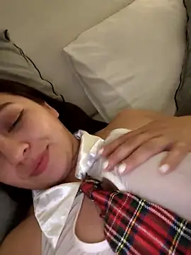 Snapshot of caronicole77 chatting on November 28, 2025, 5:18 am caronicole77 online show from November 28, 2025, 5:18 am