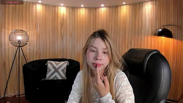TiffannySins online show from July 18, 2026, 8:17 pm