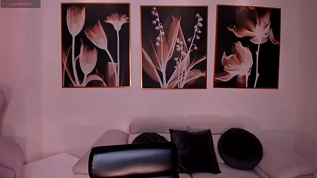 TiffannySins online show from March 3, 2026, 11:17 am