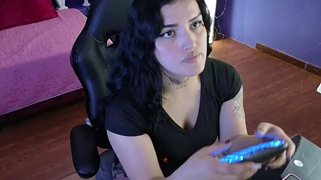 Snapshot of sari_belle chatting on December 3, 2025, 9:25 pm sari belle online show from December 3, 2025, 9:25 pm