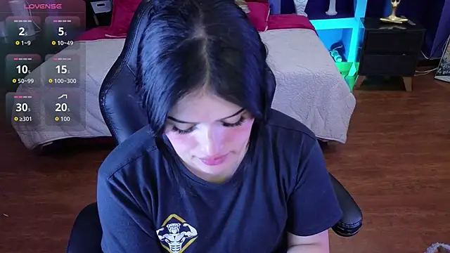 Snapshot of sari_belle chatting on November 18, 2025, 8:23 pm sari belle online show from November 18, 2025, 8:23 pm