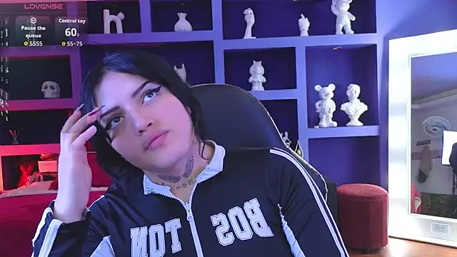 Snapshot of sari_belle chatting on October 20, 2025, 8:42 pm sari belle online show from October 20, 2025, 8:42 pm