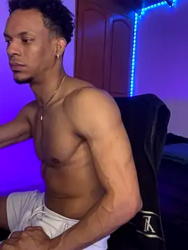 RickKrong  online show from October 19, 2025, 10:12 pm