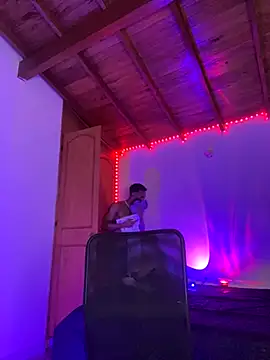 RickKrong  online show from September 18, 2025, 5:43 am