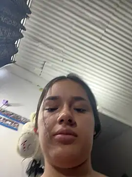 Luciaparker03 online show from April 20, 2026, 1:24 pm