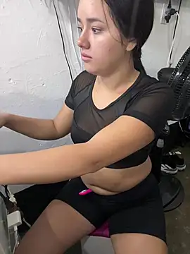 Luciaparker03 online show from April 25, 2026, 1:36 pm