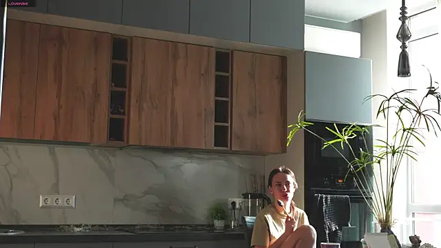 Anny Molly online show from November 16, 2025, 6:07 am